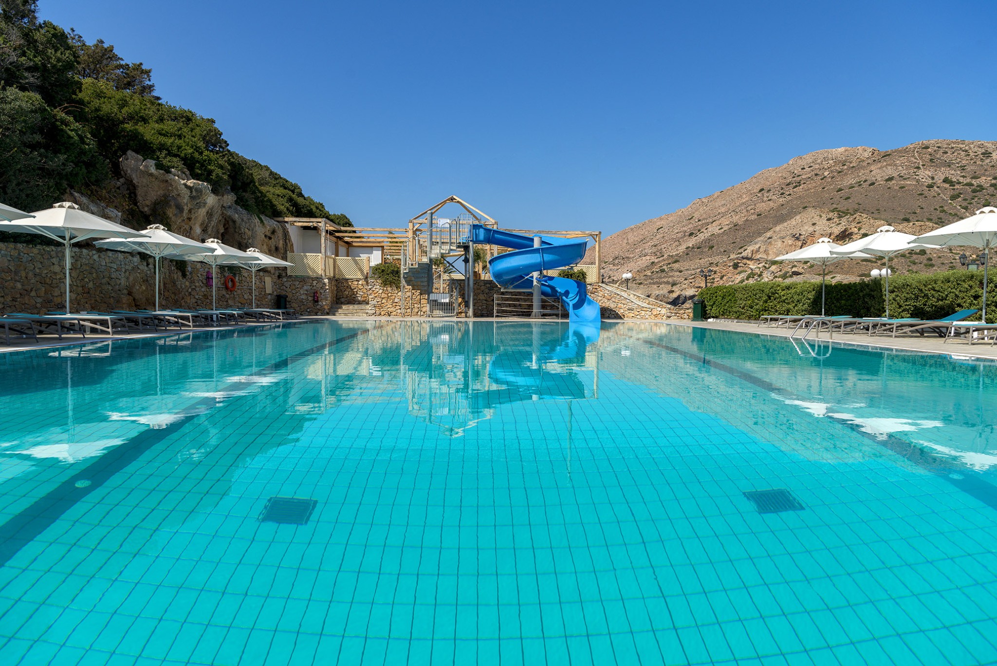 Dolphin Bay Syros: Έως 25% Έκπτωση σε Οικογενειακές Διακοπές